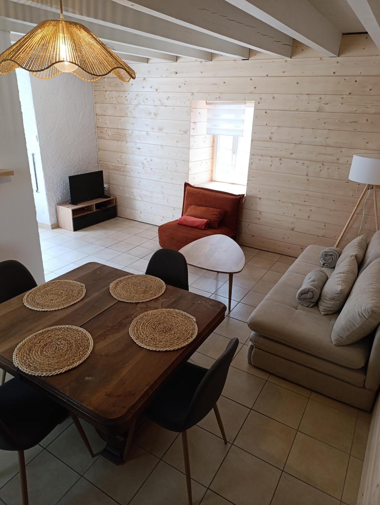 La Maisonnette Hébergement de vacances Lugagnan